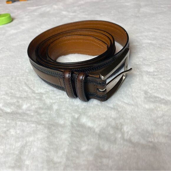 Johnston & Murphy Brown and Black Leather Belt Size 44 - Picture 1 of 12
